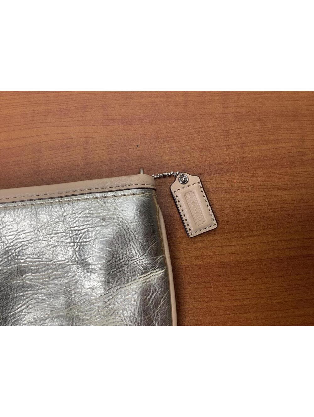 < Coach XL Large Metallic Silver and Cream Beige Leather Wristlet > - Picture 5 of 8